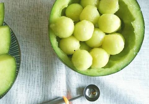 吃网纹瓜下奶,轻松实现下奶秘诀