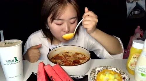 瓜哥吃抄手,一场味蕾的盛宴