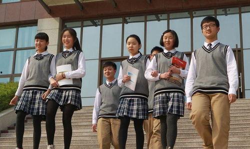 深圳学生校服吃瓜,吃瓜群众热议背后的真相