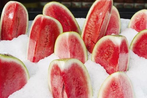 二十不惑2几人吃瓜,揭秘剧中五人吃瓜背后的秘密与情感纠葛